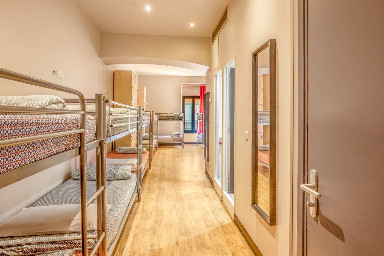 ヴィラ サンテグジュペリ ビーチ ホステル ニース エクステリア 写真 The interior of the hostel