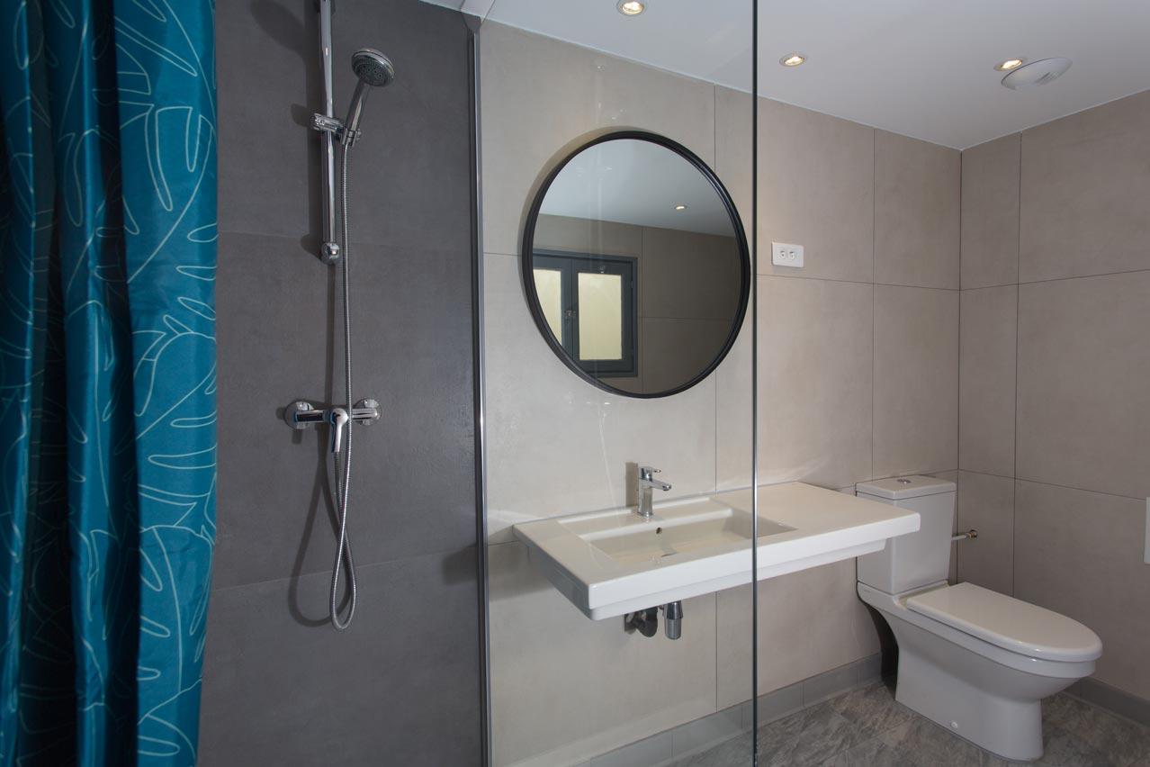 ヴィラ サンテグジュペリ ビーチ ホステル ニース エクステリア 写真 Bathroom